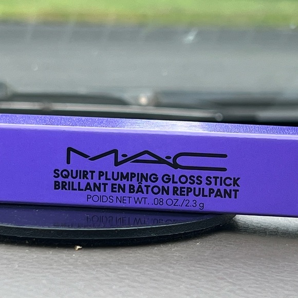 πHPπMAC Squirt Plumping Gloss Stick in Violet Beta - Picture 7 of 8